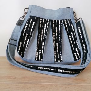 Sac évasé noir argenté