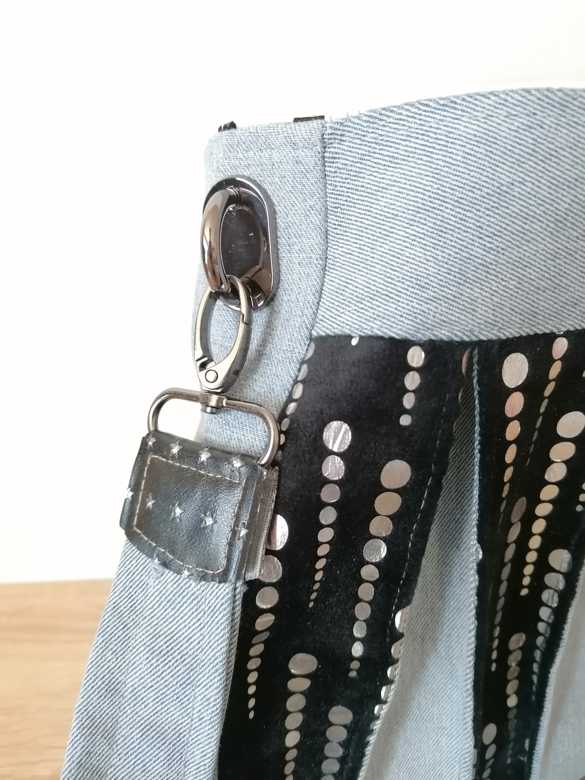 Sac évasé noir argenté – Image 3