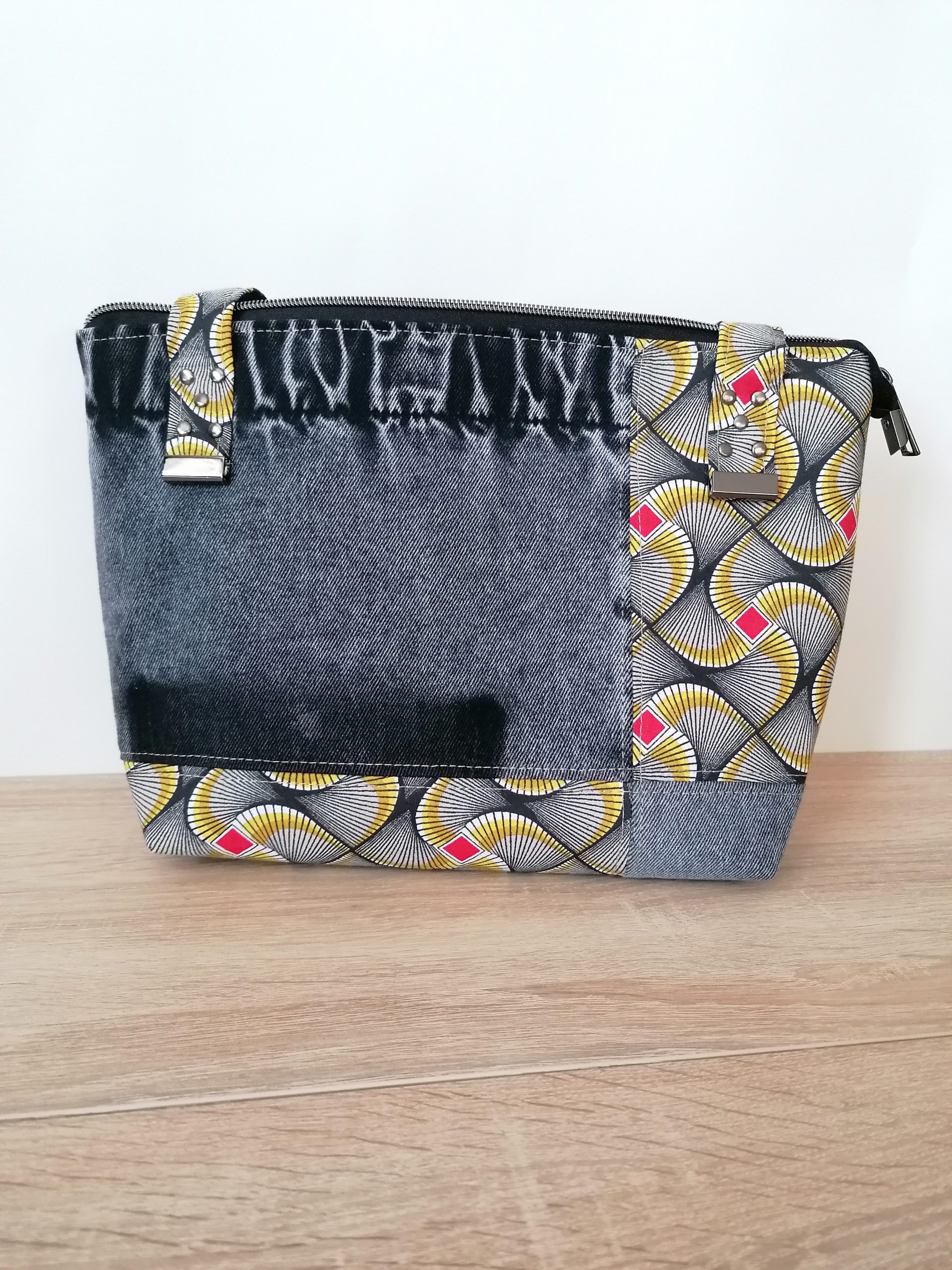 Sac à anses jean gris tissu wax noir jaune rouge – Image 2